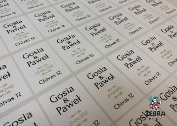 Druk zaproszeń - jaki papier wybrać? O czym pamiętać projektując zaproszenie? Rodzaje papierów ozdobnych dla zaproszeń na ślub, eventy, otwarcia i inne