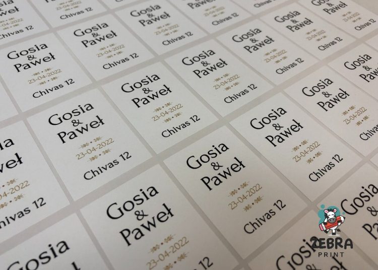 Druk zaproszeń - jaki papier wybrać? O czym pamiętać projektując zaproszenie? Rodzaje papierów ozdobnych dla zaproszeń na ślub, eventy, otwarcia i inne