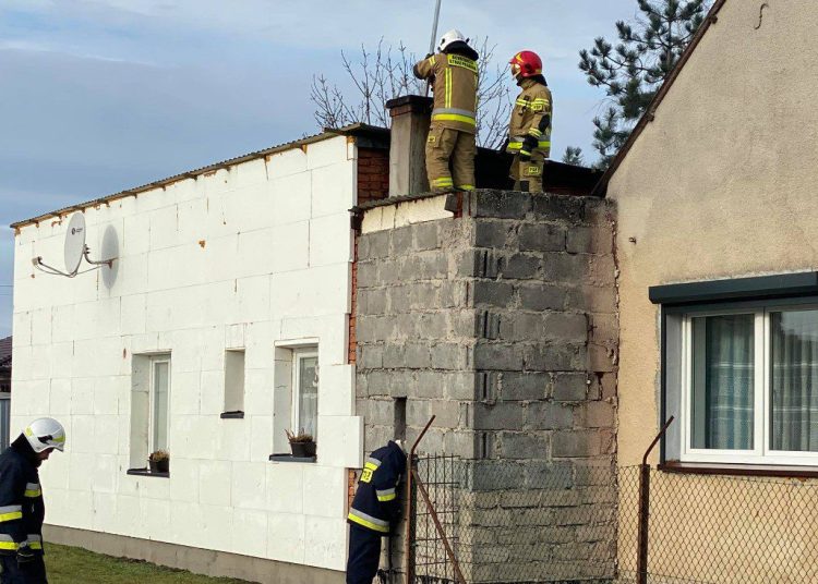 Pożar w Cieninie Zabornym. Zdjęcia z akcji