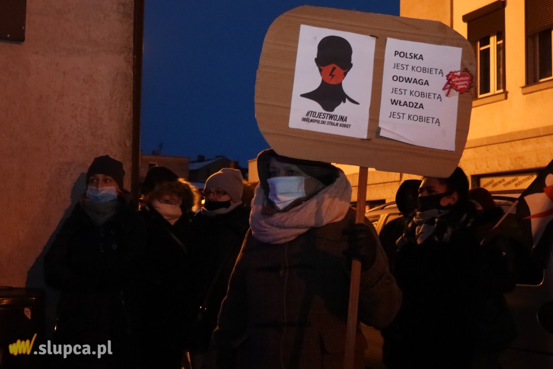 Kolejny Strajk Kobiet w Słupcy. Frekwencja o wiele niższa ZDJĘCIA i FILM