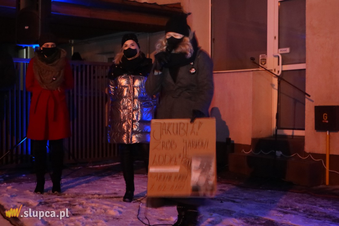 Kolejny Strajk Kobiet w Słupcy. Frekwencja o wiele niższa ZDJĘCIA i FILM