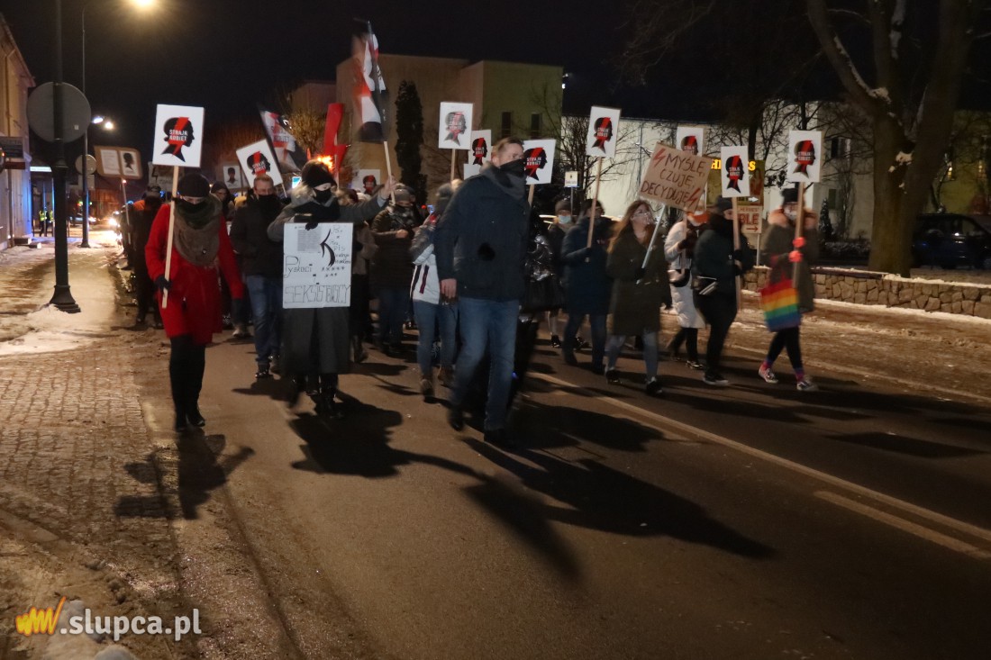 Kolejny Strajk Kobiet w Słupcy. Frekwencja o wiele niższa ZDJĘCIA i FILM