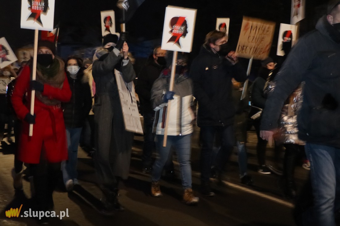 Kolejny Strajk Kobiet w Słupcy. Frekwencja o wiele niższa ZDJĘCIA i FILM