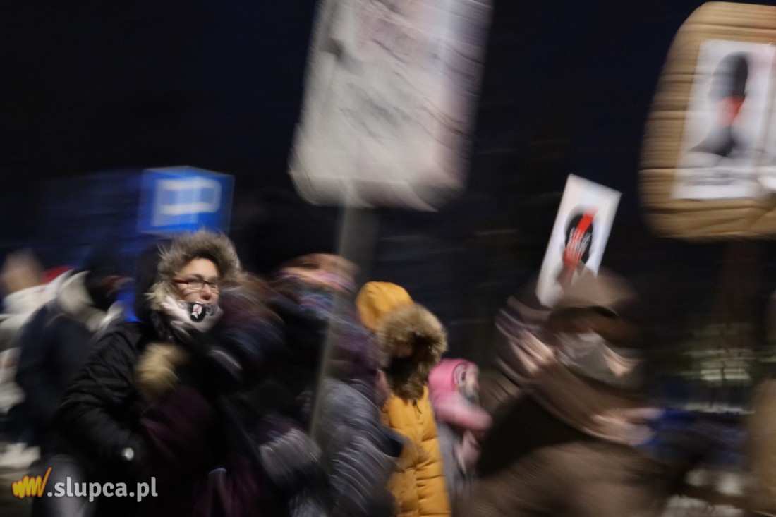 Kolejny Strajk Kobiet w Słupcy. Frekwencja o wiele niższa ZDJĘCIA i FILM