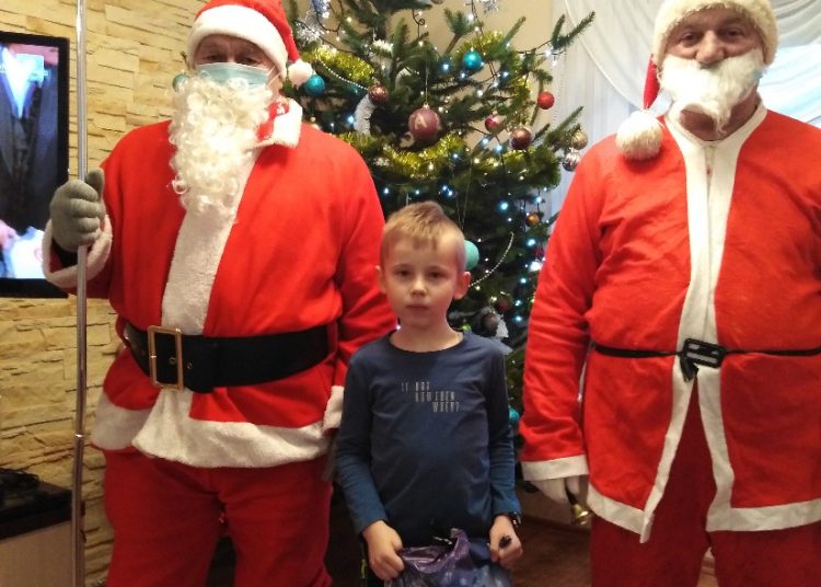 Mikołaje zawitali do dzieci