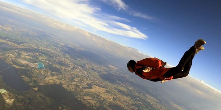 Lecąc w dół ładuje akumulatory