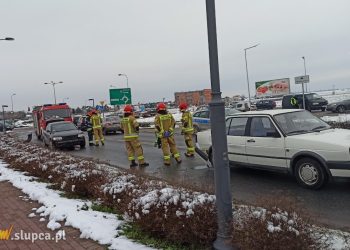 Przy Dino zderzyły się dwa auta