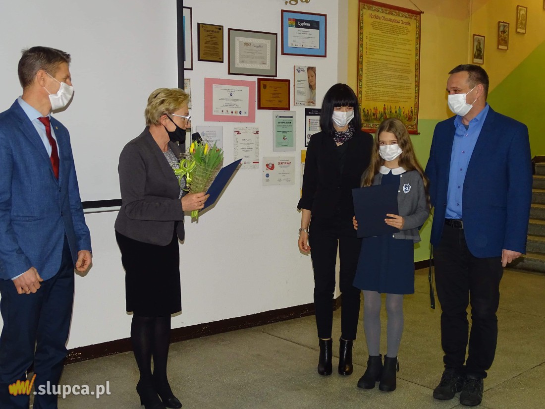 Najlepsi uczniowie Trójki odebrali stypendia