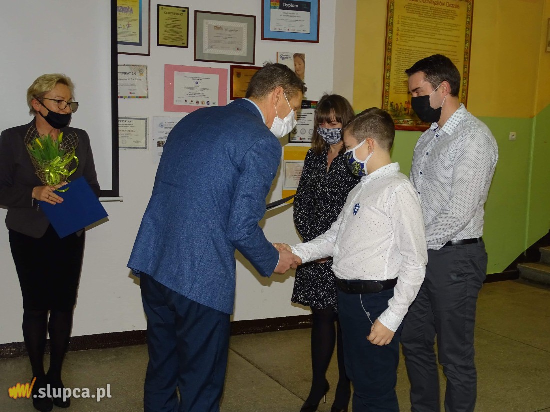Najlepsi uczniowie Trójki odebrali stypendia