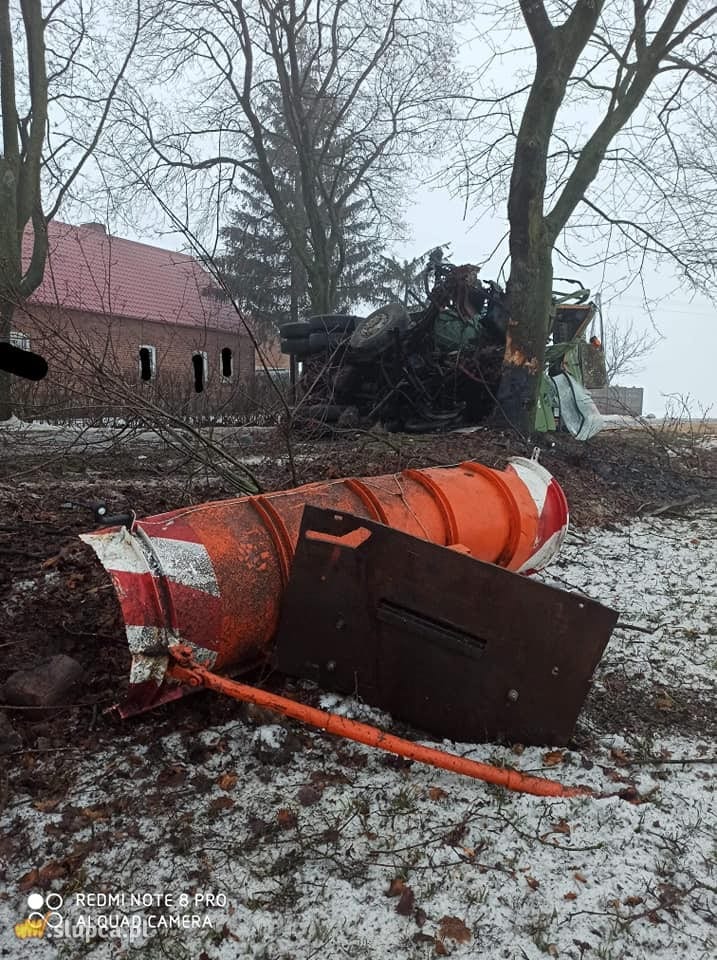 Piaskarka zablokowała drogę ZDJĘCIA