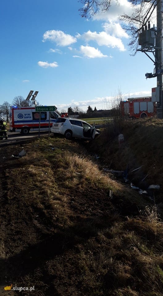 Groźnie w Sierniczu. Zderzenie na skrzyżowaniu ZDJĘCIA