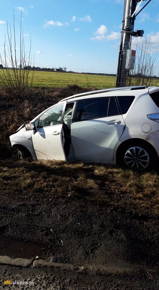 Groźnie w Sierniczu. Zderzenie na skrzyżowaniu ZDJĘCIA