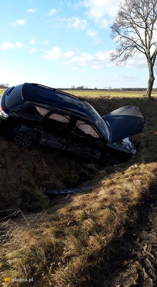 Groźnie w Sierniczu. Zderzenie na skrzyżowaniu ZDJĘCIA