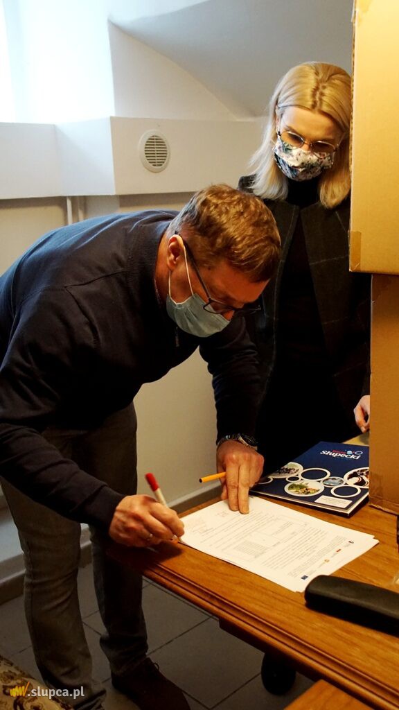 Ponad 100 laptopów trafiło do szkół w powiecie