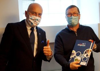 Ponad 100 laptopów trafiło do szkół w powiecie