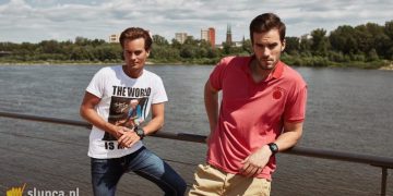 Męskie T-shirty z nadrukiem i napisami – przegląd opcji