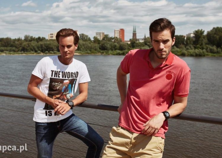 Męskie T-shirty z nadrukiem i napisami – przegląd opcji