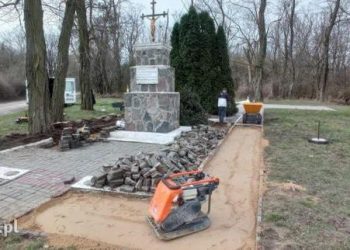 Trwają prace przy Pomniku Powstańców Styczniowych