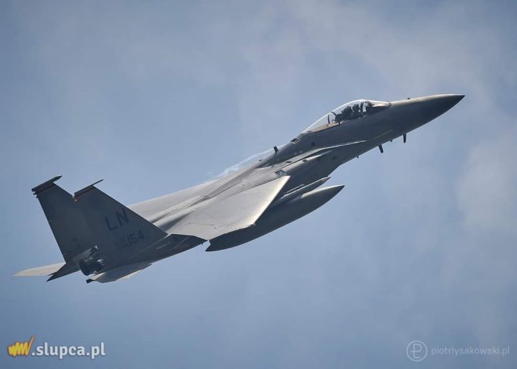 Dwadzieścia amerykańskich samolotów w Powidzu i Łasku