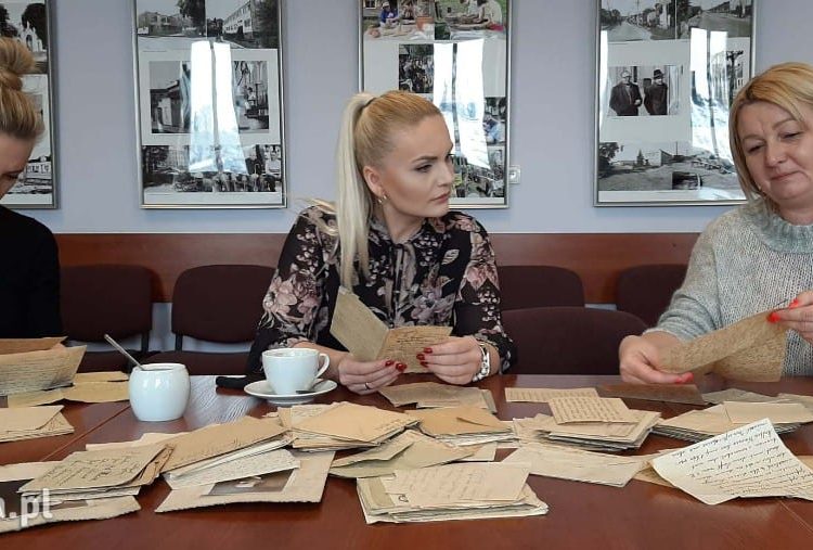 Tłumaczą listy z czasów okupacji