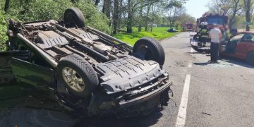 Zderzyły się trzy auta. Wezwano śmigłowiec  ZDJĘCIA