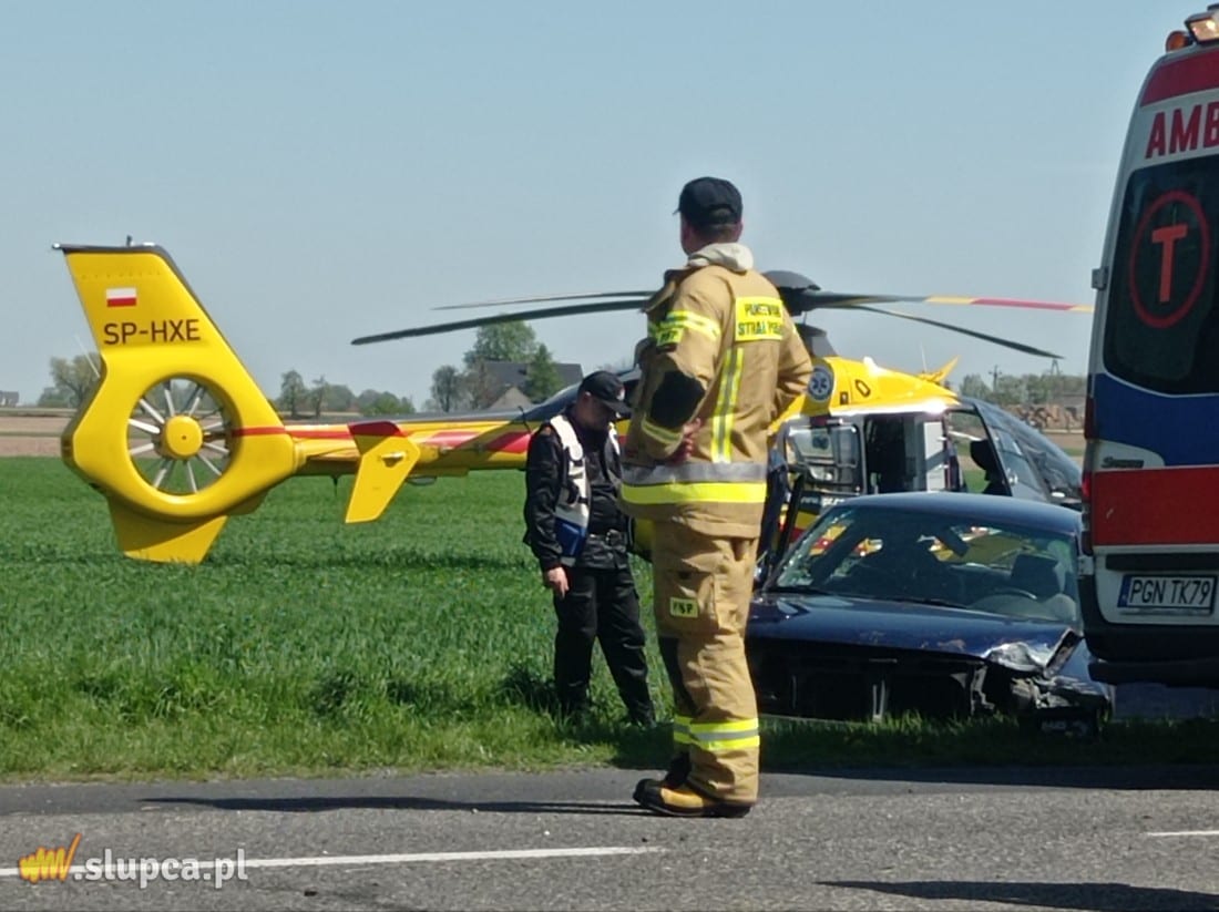 Zderzyły się trzy auta. Wezwano śmigłowiec  ZDJĘCIA