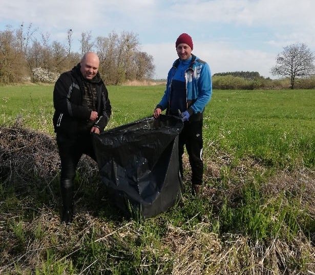 Kolejny raz zbierali śmieci