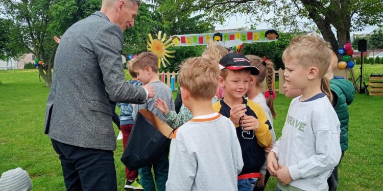 Z upominkami do przedszkolaków