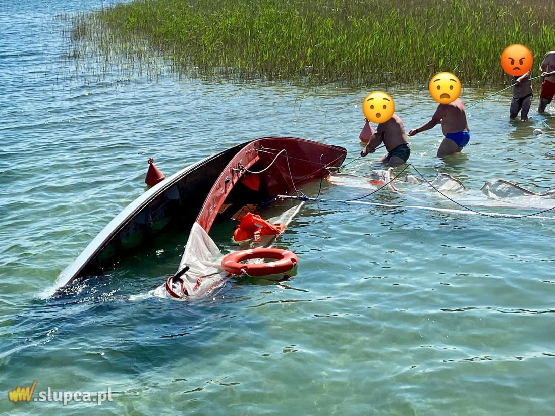Wypożyczyli łódkę. Rozpadła się w trakcie pływania