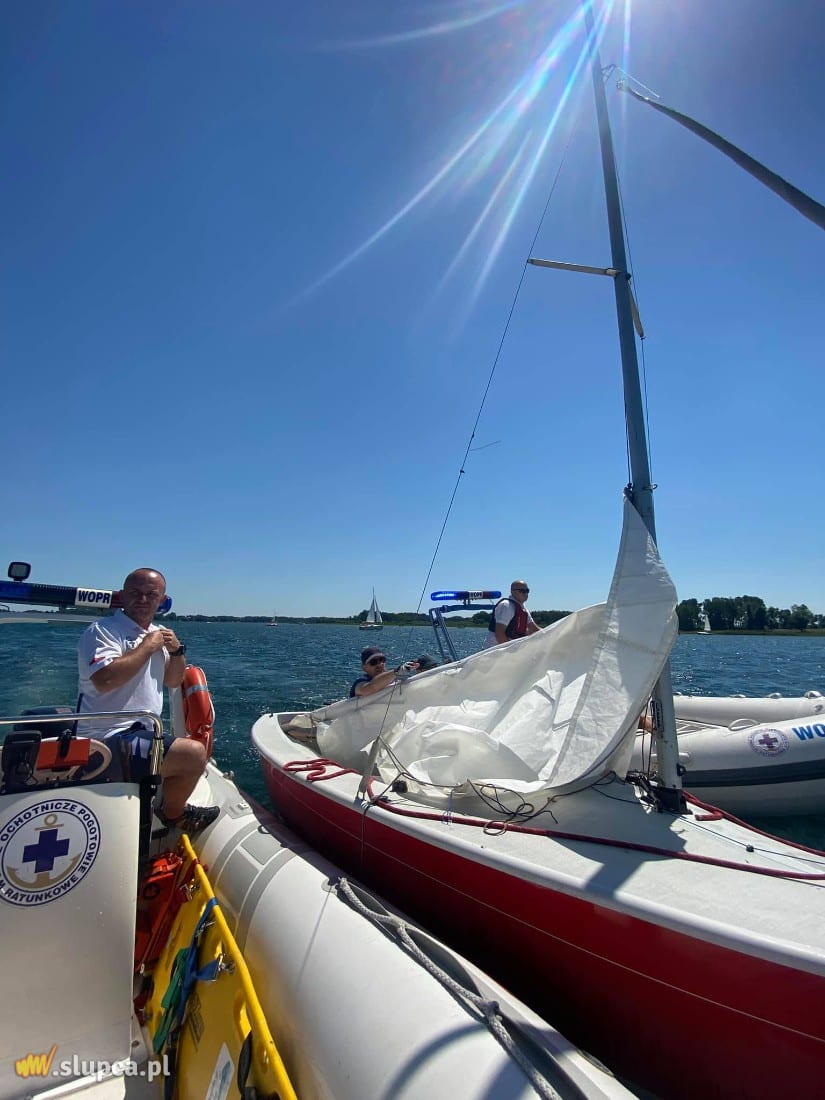 Wypożyczyli łódkę. Rozpadła się w trakcie pływania
