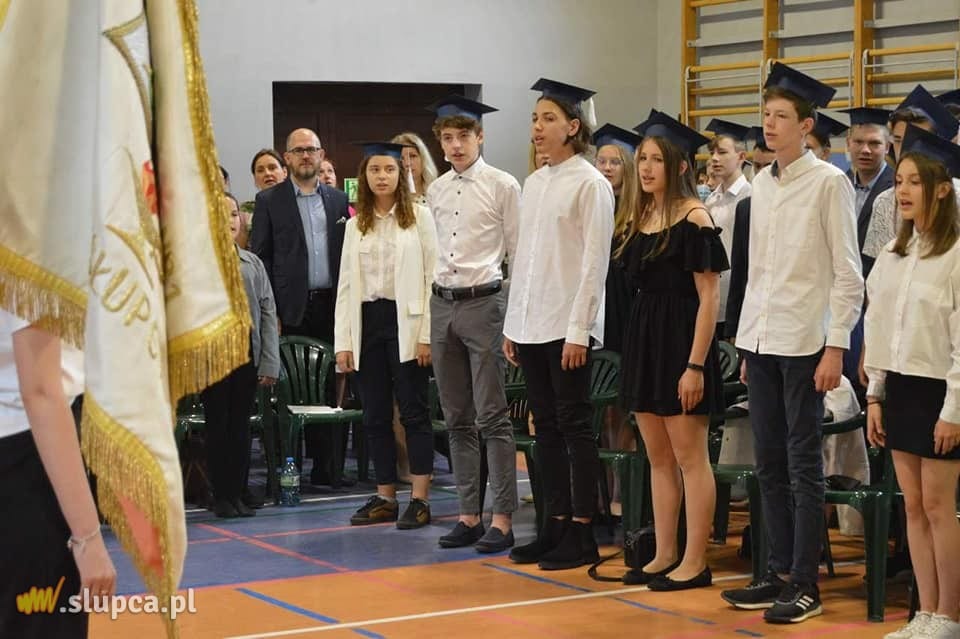 Pożegnanie absolwentów w Jedynce ZDJĘCIA