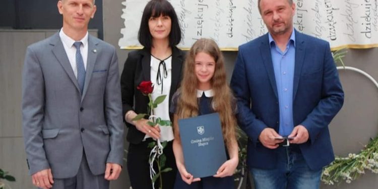 Pożegnanie absolwentów w Trójce ZDJĘCIA