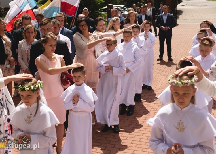 Komunia w Giewartowie ZDJĘCIA