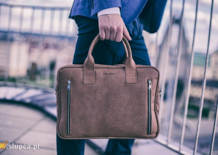 Skórzana torba na laptopa – męski, praktyczny dodatek w eleganckim wydaniu