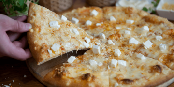 Jak zamówić pizzę o drugiej w nocy we Wrocławiu?