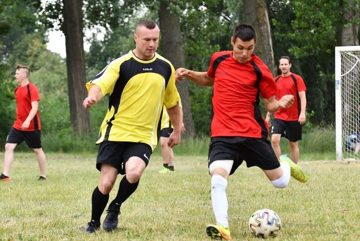 Żonaci znowu górą. Zobacz zdjęcia z meczu