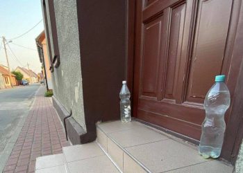 Na ul. Wodnej w Powidzu: Po co te butelki?
