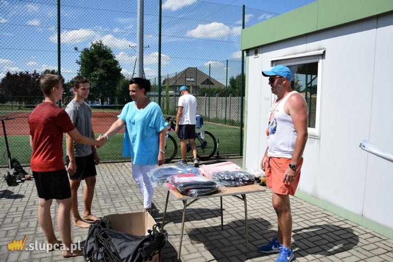 Nie wszyscy jednak siedzą przed komputerami…