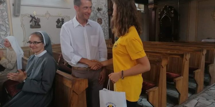 Stypendyści na obozie w Powidzu