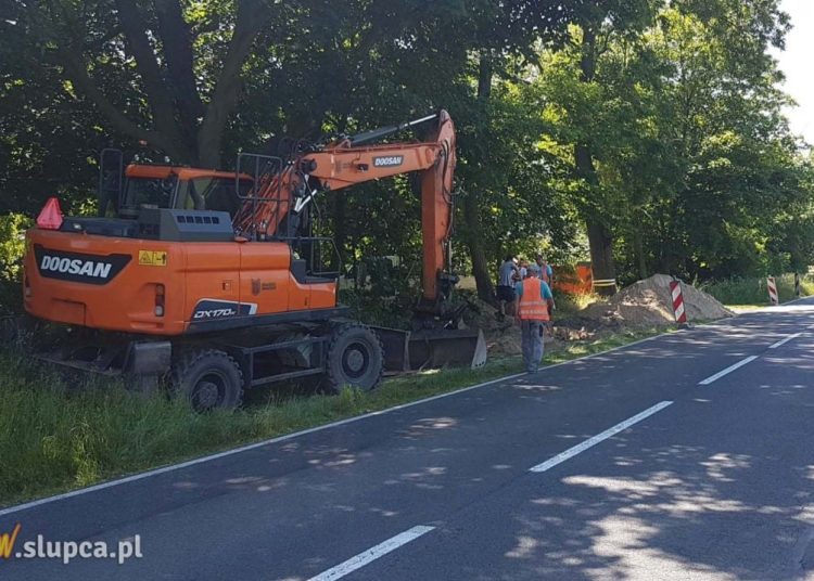 Budują chodnik w Izdebnie