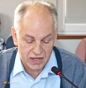 Radny Woźniak prosi o remont chodnika w Cieninie