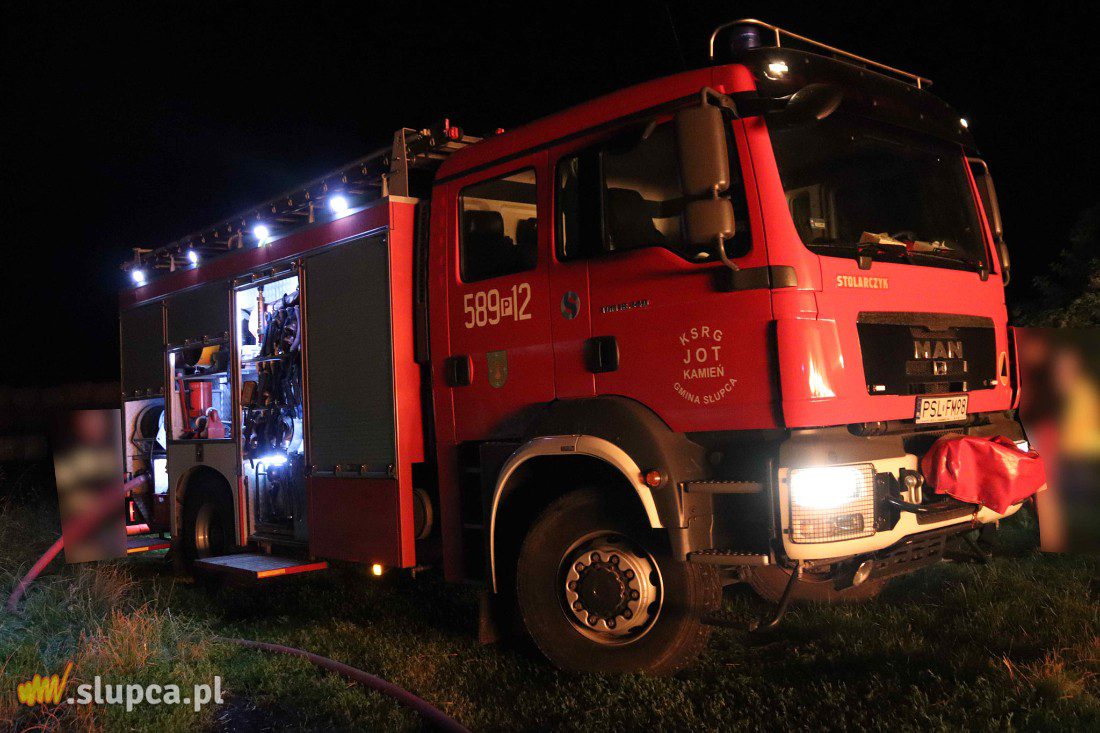 W nocy spłonął stóg. Strażacy mówią o podpaleniu ZDJĘCIA