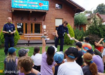 Policjanci odwiedzili obozy