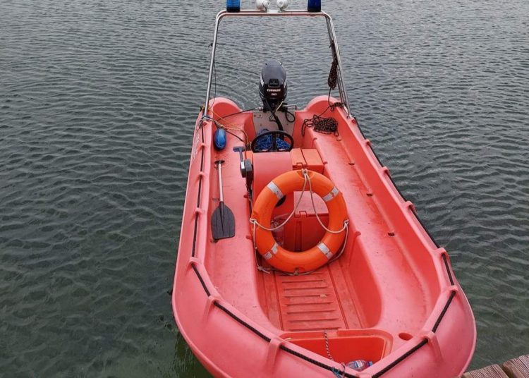 Pomogli dopłynąć do brzegu