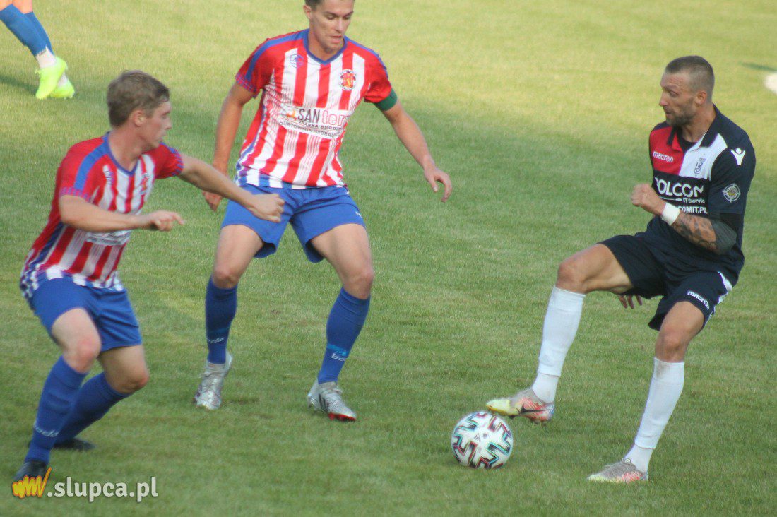 Piłkarska sobota. Inauguracyjna porażka Polanina