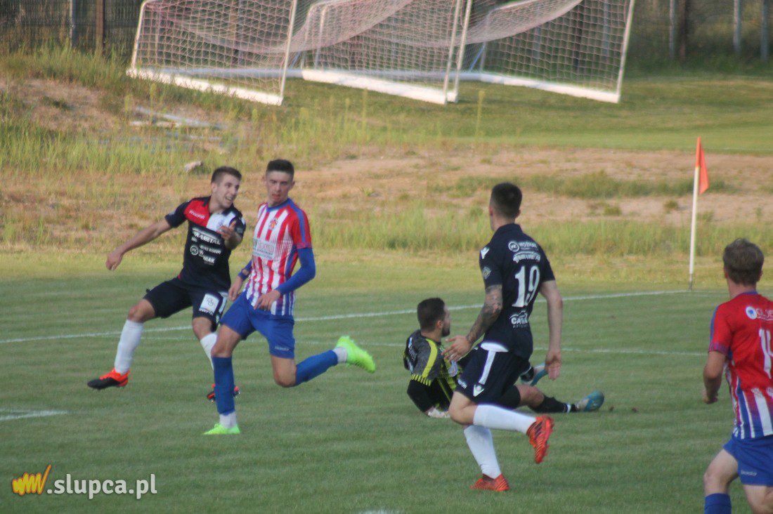 Piłkarska sobota. Inauguracyjna porażka Polanina