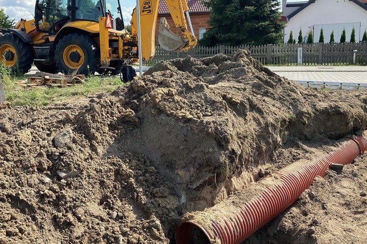 Rozbudowują kanalizację w Strzałkowie