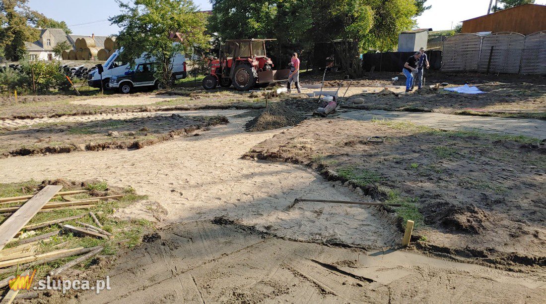 Mieszkańcy budują miasteczko rowerowe