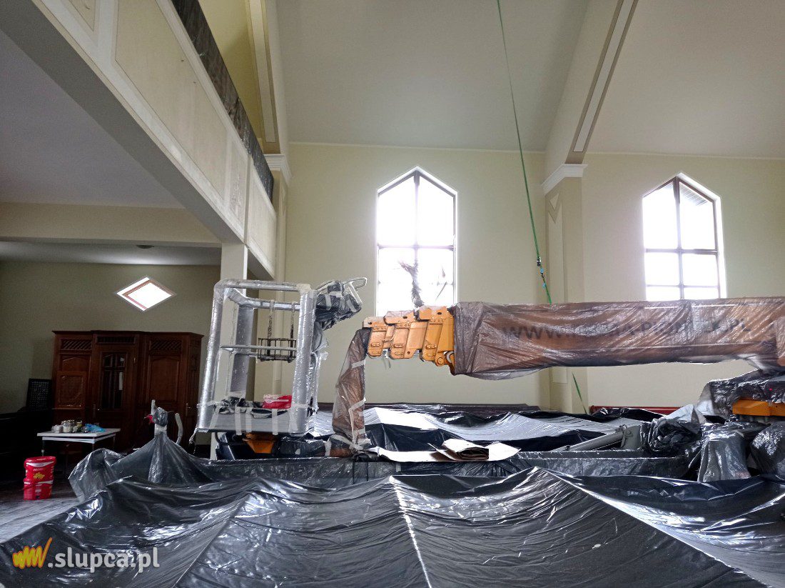 Trwa malowanie kościoła. Zobacz zdjęcia