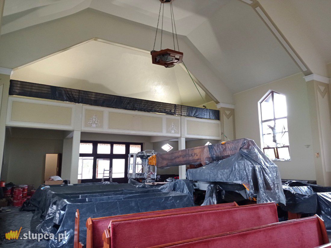 Trwa malowanie kościoła. Zobacz zdjęcia